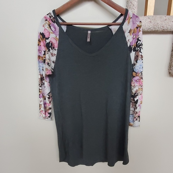 Long sleeve t-shirt - Picture 1 of 3